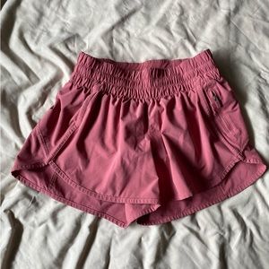 Lululemon Tracker Low-Rise Lined Short 4”